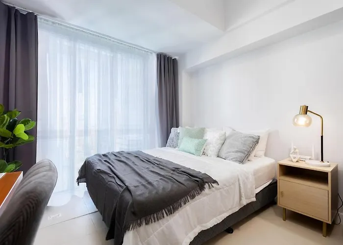 Furnished In Prime Location It Park * Cebu
